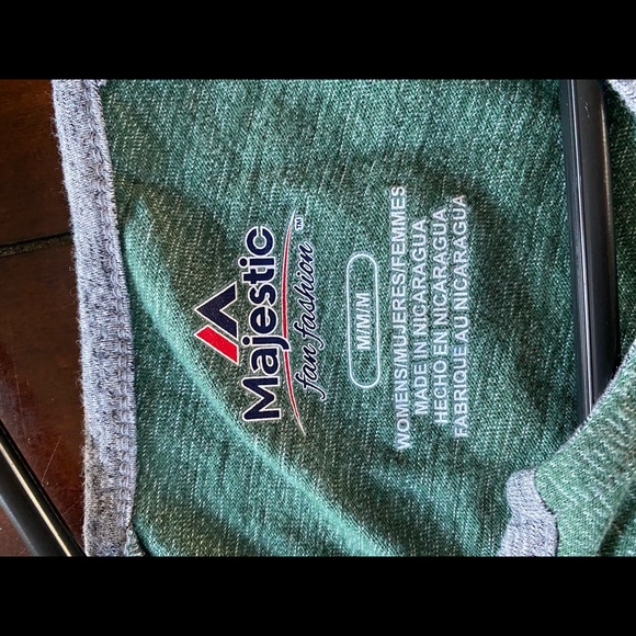 Woman’s Majestic New York JETS distressed jersey.  Sz Medium. EUC. 🏈🏈 - Picture 9 of 11